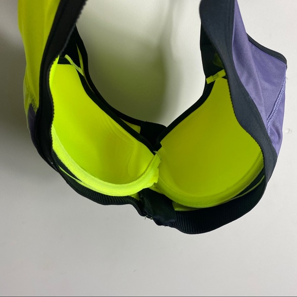 VS Wired Sport Bra - Picture 5 of 5